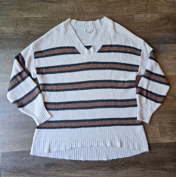 American eagle oversized V neck soft ivory brown and black striped sweater sz M - Picture 2 of 11